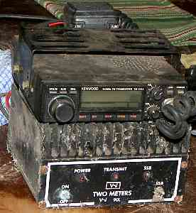 kenwood_tm221a_and_vj_2m_amp.jpg
