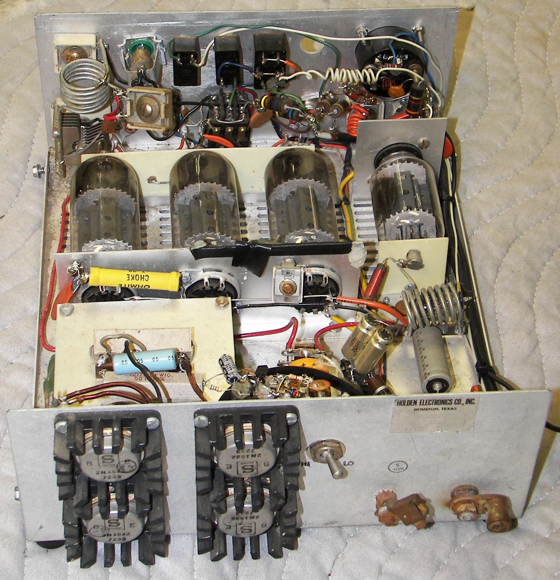 Vacuum Tube Mobile HF Linear Amplifiers