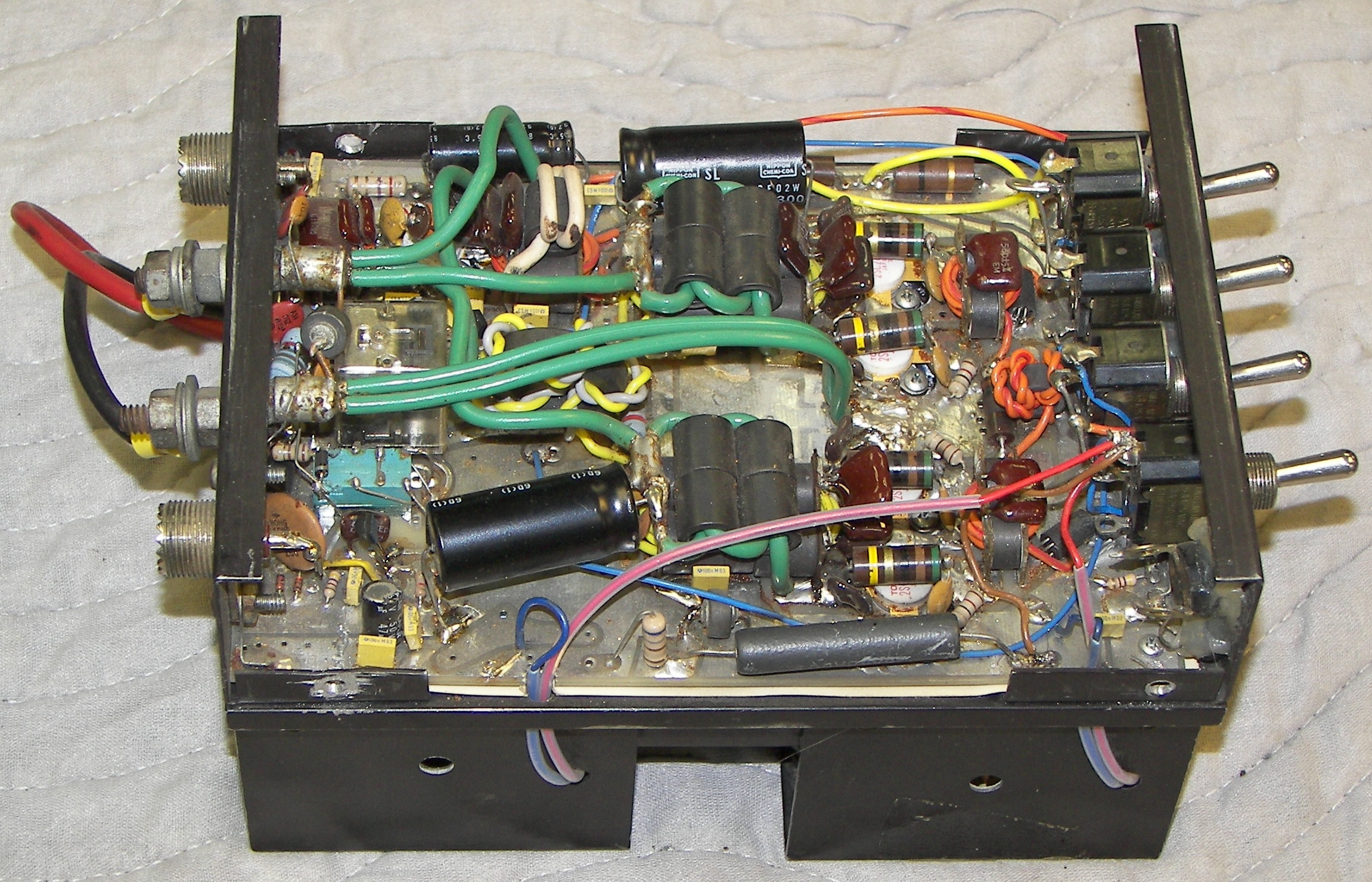 Transistor Mobile HF Amplifiers